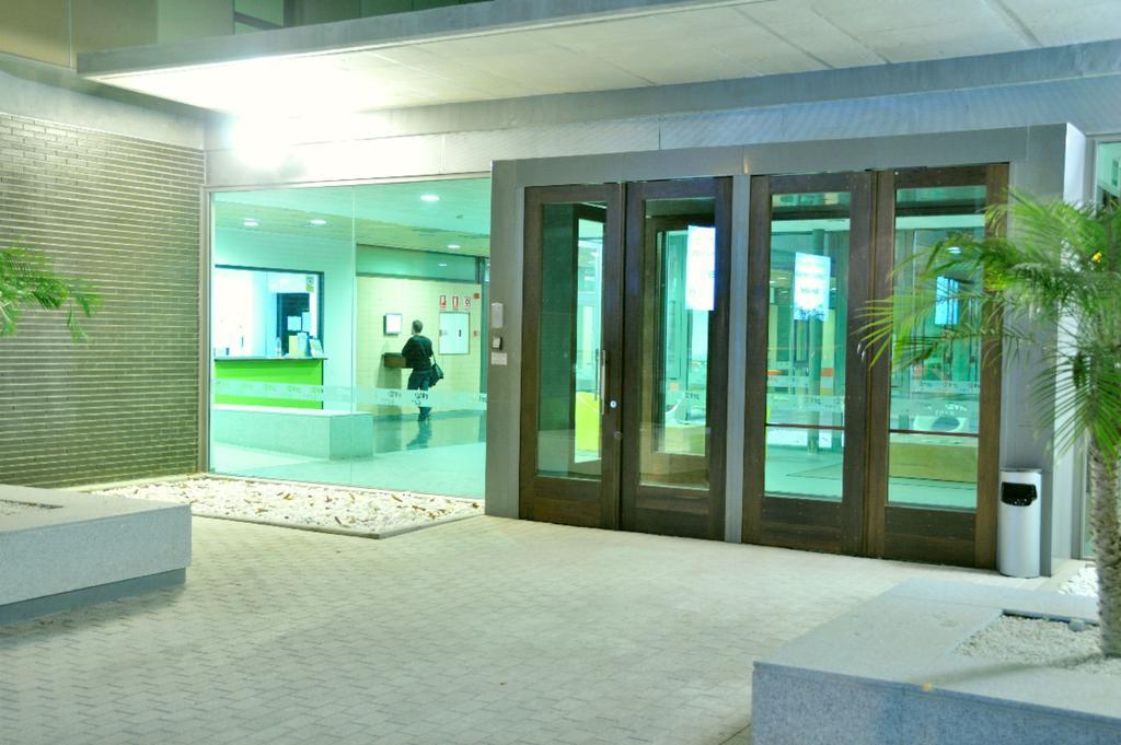 Residencia Universitaria Resa Damia Bonet Valencia Exterior foto