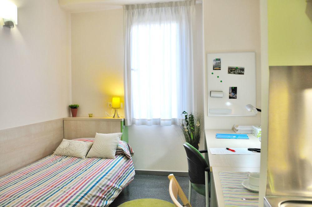 Residencia Universitaria Resa Damia Bonet Valencia Exterior foto